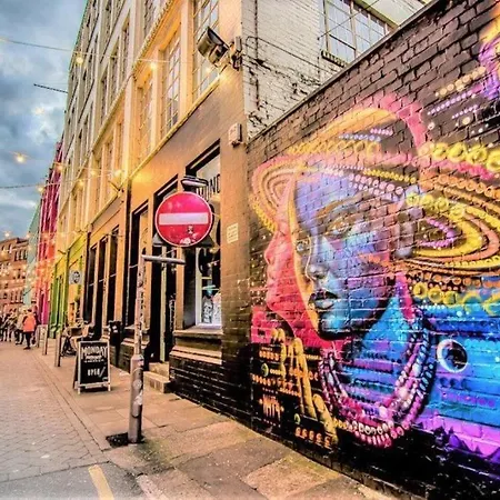 Hen And Stag Pad, Large Group Digbeth Sleeps 24 *